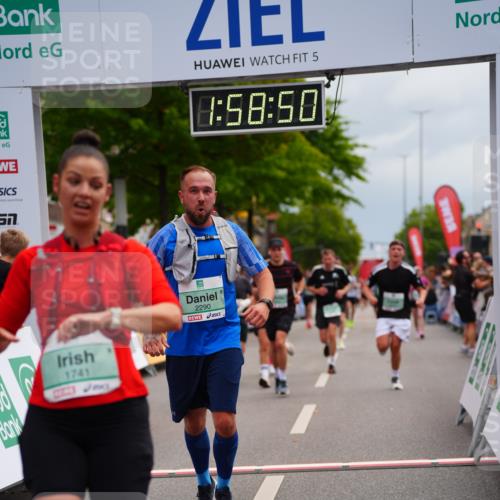 20.09.2026 - PSD Bank Halbmarathon LAZAROV Photography http://msf.ph/oto/10520409 20.09.2026 11:58:49 Ziel 1304, 1741, 1795, 1936, 1956, 2290, 3183, 3447, 3490, 3598, 4013, 4570, 4572 meine-sportfotos.de