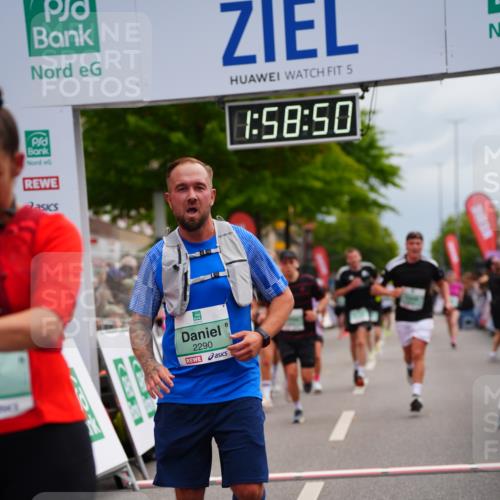 20.09.2026 - PSD Bank Halbmarathon LAZAROV Photography http://msf.ph/oto/10520416 20.09.2026 11:58:50 Ziel 1304, 1741, 1795, 1936, 1956, 2290, 3183, 3447, 3598, 4013, 4570, 4572 meine-sportfotos.de