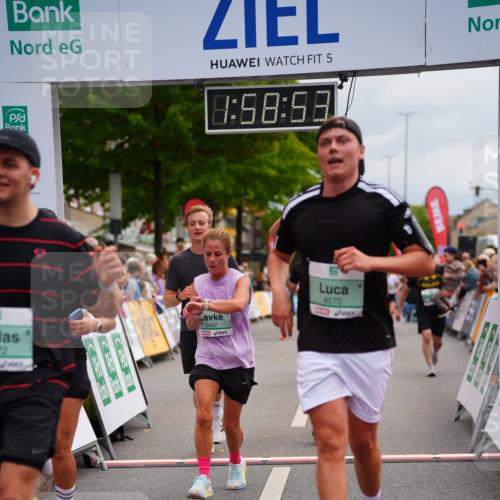 20.09.2026 - PSD Bank Halbmarathon LAZAROV Photography http://msf.ph/oto/10520429 20.09.2026 11:58:53 Ziel 1035, 1251, 1304, 1741, 1795, 1936, 2290, 3447, 3598, 3810, 4013, 4355, 4570, 4572 meine-sportfotos.de