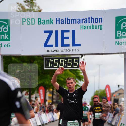 20.09.2026 - PSD Bank Halbmarathon LAZAROV Photography http://msf.ph/oto/10520434 20.09.2026 11:58:54 Ziel 1035, 1251, 1304, 1741, 1936, 2290, 3447, 3598, 3718, 3810, 4355, 4570, 4572 meine-sportfotos.de
