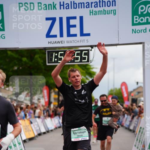 20.09.2026 - PSD Bank Halbmarathon LAZAROV Photography http://msf.ph/oto/10520440 20.09.2026 11:58:55 Ziel 1035, 1251, 1304, 1741, 1936, 2290, 3447, 3598, 3718, 3810, 4355, 4570, 4572 meine-sportfotos.de