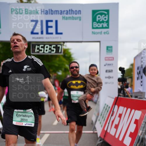 20.09.2026 - PSD Bank Halbmarathon LAZAROV Photography http://msf.ph/oto/10520448 20.09.2026 11:58:56 Ziel 1035, 1251, 1304, 1936, 2290, 3447, 3598, 3718, 3810, 4029, 4355, 4570, 4572, 4694, 4738 meine-sportfotos.de