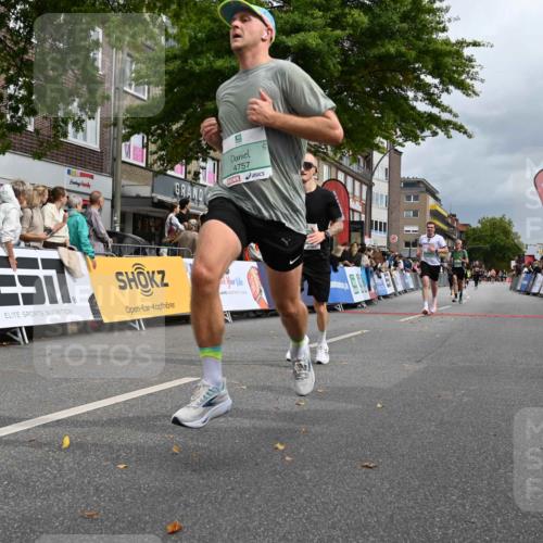 20.09.2026 - PSD Bank Halbmarathon J. Mangold http://msf.ph/oto/10520450 20.09.2026 11:52:53 Ziel 1365, 2528, 2870, 3041, 3050, 3371, 3505, 4020, 4451, 4624, 4757 meine-sportfotos.de