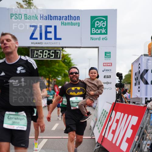 20.09.2026 - PSD Bank Halbmarathon LAZAROV Photography http://msf.ph/oto/10520451 20.09.2026 11:58:56 Ziel 1035, 1251, 1304, 1936, 2290, 3447, 3598, 3718, 3810, 4029, 4355, 4570, 4572, 4694, 4738 meine-sportfotos.de
