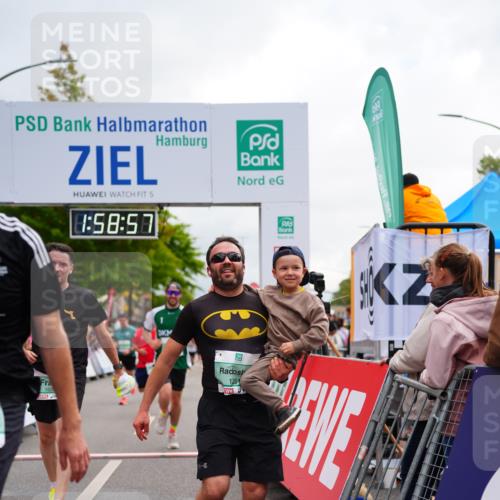 20.09.2026 - PSD Bank Halbmarathon LAZAROV Photography http://msf.ph/oto/10520454 20.09.2026 11:58:57 Ziel 1035, 1251, 1304, 1936, 2290, 3447, 3598, 3718, 3810, 4029, 4355, 4570, 4572, 4694, 4738 meine-sportfotos.de
