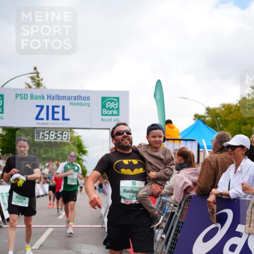 20.09.2026 - PSD Bank Halbmarathon LAZAROV Photography http://msf.ph/oto/10520467 20.09.2026 11:58:57 Ziel 1035, 1251, 1304, 1936, 2290, 3447, 3598, 3718, 3810, 4029, 4355, 4570, 4572, 4694, 4738 meine-sportfotos.de