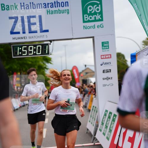 20.09.2026 - PSD Bank Halbmarathon LAZAROV Photography http://msf.ph/oto/10520487 20.09.2026 11:59:01 Ziel 1035, 1251, 1304, 1778, 2185, 3467, 3598, 3718, 3810, 3940, 4029, 4355, 4694, 4738 meine-sportfotos.de
