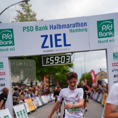 20.09.2026 - PSD Bank Halbmarathon LAZAROV Photography http://msf.ph/oto/10520496 20.09.2026 11:59:02 Ziel 1035, 1251, 1778, 2185, 3467, 3718, 3810, 3940, 4029, 4355, 4694, 4738 meine-sportfotos.de