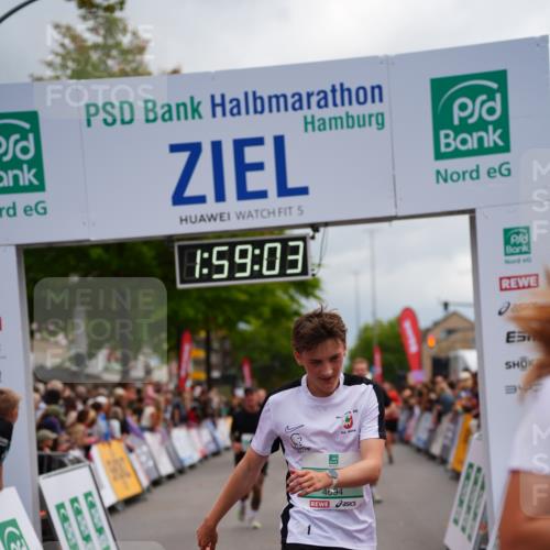 20.09.2026 - PSD Bank Halbmarathon LAZAROV Photography http://msf.ph/oto/10520498 20.09.2026 11:59:02 Ziel 1035, 1251, 1778, 2185, 3467, 3718, 3810, 3940, 4029, 4355, 4694, 4738 meine-sportfotos.de
