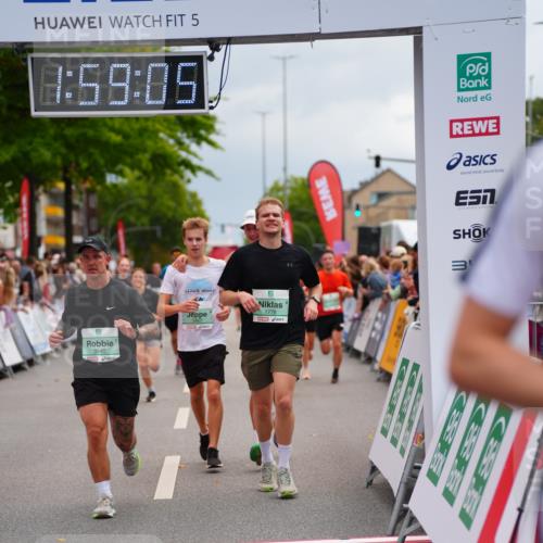 20.09.2026 - PSD Bank Halbmarathon LAZAROV Photography http://msf.ph/oto/10520506 20.09.2026 11:59:04 Ziel 1197, 1778, 2050, 2185, 3467, 3718, 3810, 3940, 4029, 4223, 4355, 4694, 4738 meine-sportfotos.de