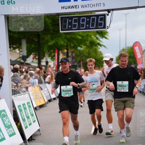 20.09.2026 - PSD Bank Halbmarathon LAZAROV Photography http://msf.ph/oto/10520515 20.09.2026 11:59:05 Ziel 1197, 1778, 2050, 2185, 3112, 3467, 3718, 3810, 3940, 4029, 4223, 4694, 4738 meine-sportfotos.de