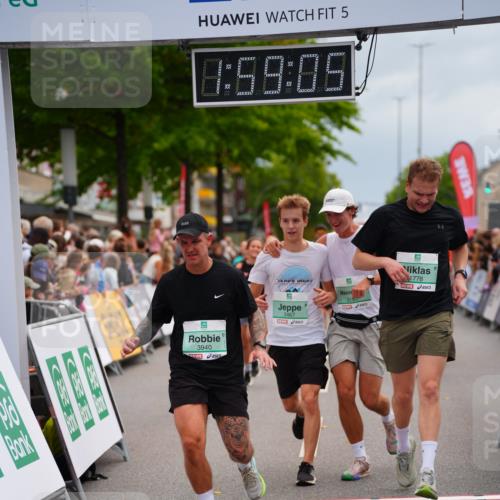 20.09.2026 - PSD Bank Halbmarathon LAZAROV Photography http://msf.ph/oto/10520523 20.09.2026 11:59:05 Ziel 1197, 1778, 2050, 2185, 3112, 3467, 3718, 3810, 3940, 4029, 4223, 4694, 4738 meine-sportfotos.de