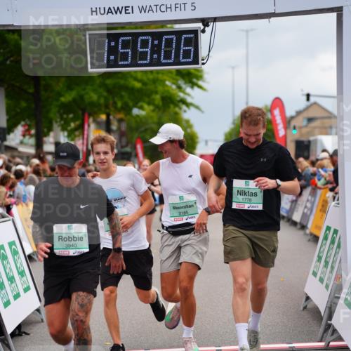 20.09.2026 - PSD Bank Halbmarathon LAZAROV Photography http://msf.ph/oto/10520527 20.09.2026 11:59:05 Ziel 1197, 1778, 2050, 2185, 3112, 3467, 3718, 3810, 3940, 4029, 4223, 4694, 4738 meine-sportfotos.de