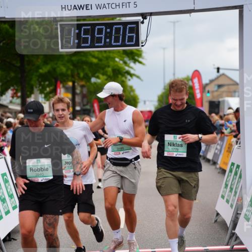 20.09.2026 - PSD Bank Halbmarathon LAZAROV Photography http://msf.ph/oto/10520530 20.09.2026 11:59:06 Ziel 1197, 1519, 1778, 2050, 2185, 3112, 3150, 3467, 3718, 3940, 4029, 4223, 4286, 4694, 4738 meine-sportfotos.de