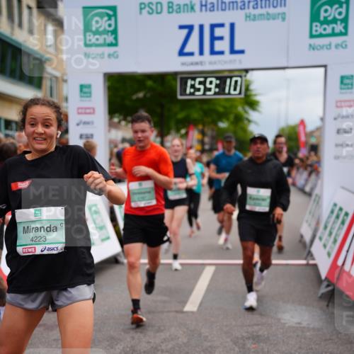 20.09.2026 - PSD Bank Halbmarathon LAZAROV Photography http://msf.ph/oto/10520580 20.09.2026 11:59:09 Ziel 1197, 1519, 1778, 2050, 2185, 3112, 3150, 3194, 3467, 3940, 4223, 4286, 4591 meine-sportfotos.de