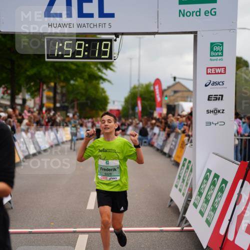 20.09.2026 - PSD Bank Halbmarathon LAZAROV Photography http://msf.ph/oto/10520651 20.09.2026 11:59:19 Ziel 1749, 2370, 3194, 4428, 4591 meine-sportfotos.de