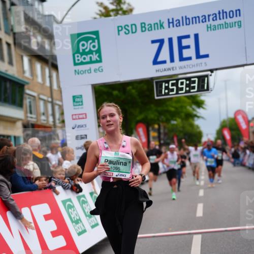 20.09.2026 - PSD Bank Halbmarathon LAZAROV Photography http://msf.ph/oto/10520661 20.09.2026 11:59:30 Ziel 1091, 1093, 1095, 1098, 2370, 2736, 3668 meine-sportfotos.de