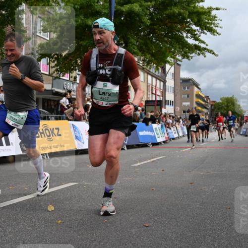 20.09.2026 - PSD Bank Halbmarathon J. Mangold http://msf.ph/oto/10520721 20.09.2026 11:53:58 Ziel 1642, 1839, 2031, 2144, 2594, 3558, 3654, 4027, 4742, 4759, 4785 meine-sportfotos.de
