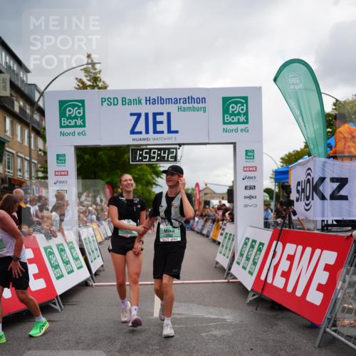 20.09.2026 - PSD Bank Halbmarathon LAZAROV Photography http://msf.ph/oto/10520728 20.09.2026 11:59:41 Ziel 1093, 1098, 1279, 2085, 2208, 2439, 2670, 2736, 3066, 3390, 3771, 3772, 4711 meine-sportfotos.de
