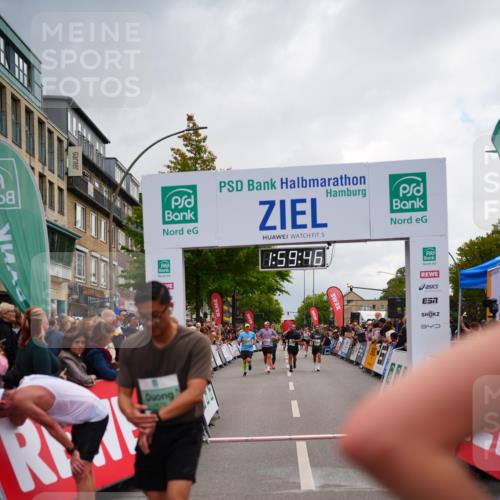 20.09.2026 - PSD Bank Halbmarathon LAZAROV Photography http://msf.ph/oto/10520740 20.09.2026 11:59:46 Ziel 1279, 2208, 2439, 2670, 3800, 4711 meine-sportfotos.de