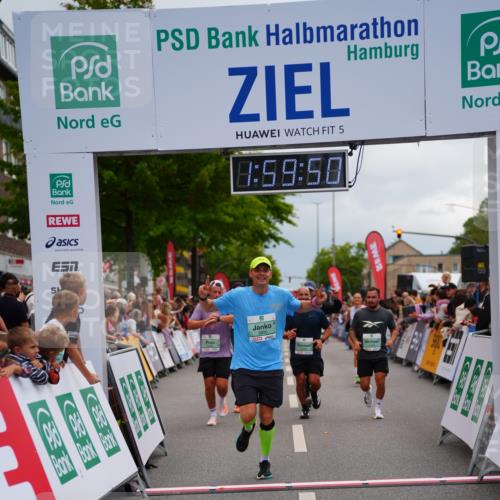 20.09.2026 - PSD Bank Halbmarathon LAZAROV Photography http://msf.ph/oto/10520750 20.09.2026 11:59:49 Ziel 2168, 2170, 2670, 3578, 3800, 4493, 4494, 4495, 4711 meine-sportfotos.de