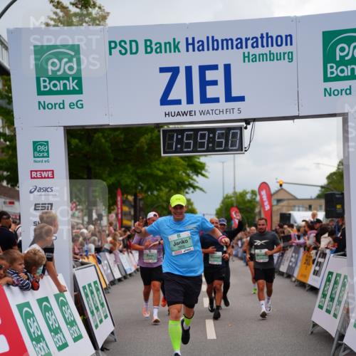 20.09.2026 - PSD Bank Halbmarathon LAZAROV Photography http://msf.ph/oto/10520757 20.09.2026 11:59:49 Ziel 2168, 2170, 2670, 3578, 3800, 4493, 4494, 4495, 4711 meine-sportfotos.de