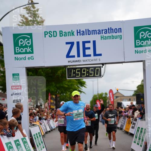 20.09.2026 - PSD Bank Halbmarathon LAZAROV Photography http://msf.ph/oto/10520768 20.09.2026 11:59:50 Ziel 1265, 2168, 2170, 2670, 3578, 3800, 4493, 4494, 4495, 4711 meine-sportfotos.de