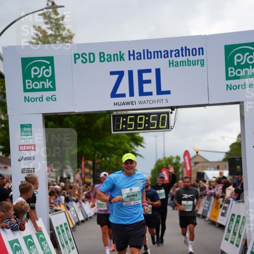 20.09.2026 - PSD Bank Halbmarathon LAZAROV Photography http://msf.ph/oto/10520772 20.09.2026 11:59:50 Ziel 1265, 2168, 2170, 2670, 3578, 3800, 4493, 4494, 4495, 4711 meine-sportfotos.de