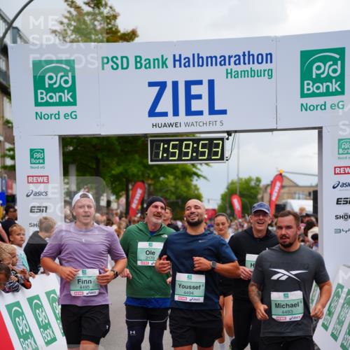 20.09.2026 - PSD Bank Halbmarathon LAZAROV Photography http://msf.ph/oto/10520790 20.09.2026 11:59:52 Ziel 1265, 1454, 2168, 2170, 2470, 3578, 3800, 4493, 4494, 4495 meine-sportfotos.de