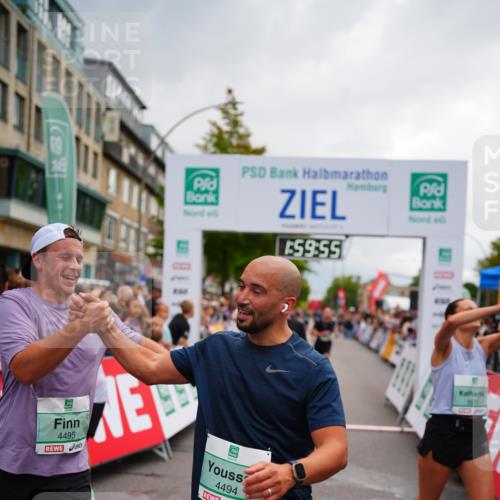 20.09.2026 - PSD Bank Halbmarathon LAZAROV Photography http://msf.ph/oto/10520817 20.09.2026 11:59:55 Ziel 1265, 1454, 2168, 2170, 2470, 3578, 3800, 4493, 4494, 4495 meine-sportfotos.de