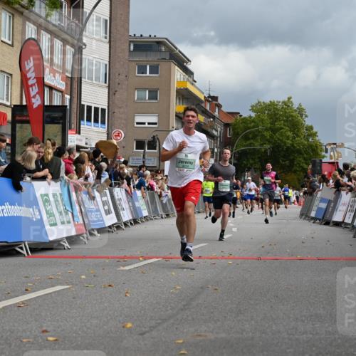 20.09.2026 - PSD Bank Halbmarathon J. Mangold http://msf.ph/oto/10520992 20.09.2026 11:55:23 Ziel 1966, 2015, 3028, 3091, 3898, 4039 meine-sportfotos.de