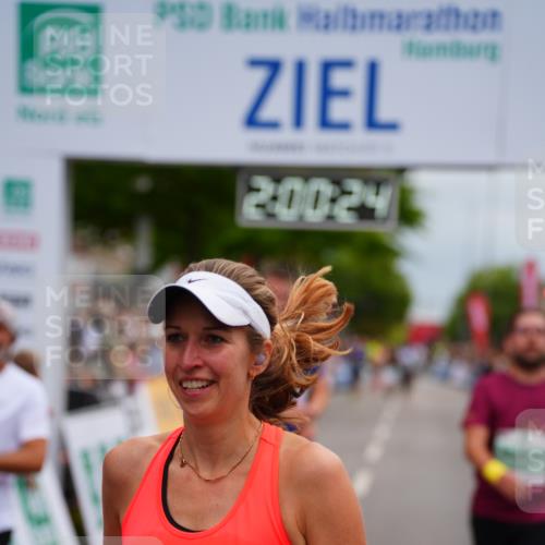 20.09.2026 - PSD Bank Halbmarathon LAZAROV Photography http://msf.ph/oto/10521015 20.09.2026 12:00:24 Ziel 2228, 2338, 2676, 3024, 3550, 3566, 3812, 4321, 4583, 4704, 4741 meine-sportfotos.de
