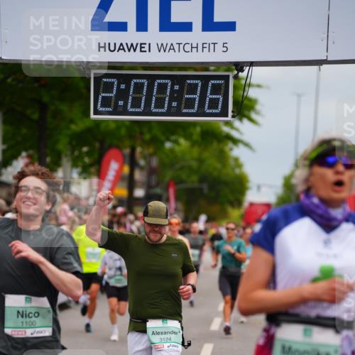 20.09.2026 - PSD Bank Halbmarathon LAZAROV Photography http://msf.ph/oto/10521080 20.09.2026 12:00:36 Ziel 1100, 1334, 2742, 2757, 3124, 3489, 3661, 4095, 4265 meine-sportfotos.de