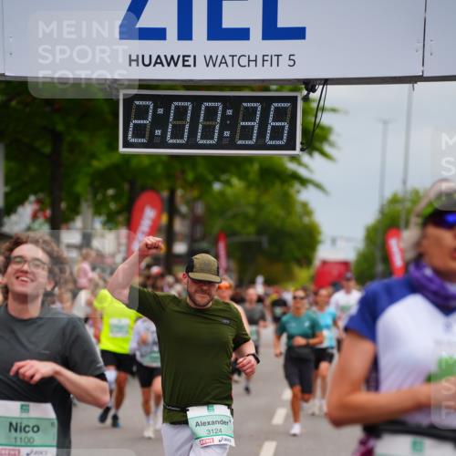 20.09.2026 - PSD Bank Halbmarathon LAZAROV Photography http://msf.ph/oto/10521083 20.09.2026 12:00:36 Ziel 1100, 1334, 2742, 2757, 3124, 3489, 3661, 4095, 4265 meine-sportfotos.de