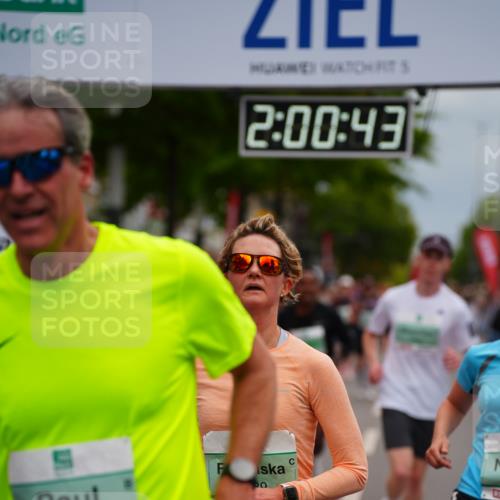 20.09.2026 - PSD Bank Halbmarathon LAZAROV Photography http://msf.ph/oto/10521119 20.09.2026 12:00:42 Ziel 1018, 1100, 1334, 1660, 2757, 3124, 3489, 3661, 3980, 4095, 4265, 4696 meine-sportfotos.de