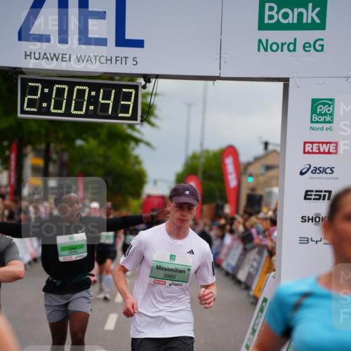 20.09.2026 - PSD Bank Halbmarathon LAZAROV Photography http://msf.ph/oto/10521127 20.09.2026 12:00:43 Ziel 1018, 1100, 1334, 1660, 2757, 3124, 3489, 3661, 3915, 3980, 4265, 4696 meine-sportfotos.de