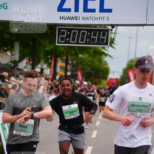 20.09.2026 - PSD Bank Halbmarathon LAZAROV Photography http://msf.ph/oto/10521132 20.09.2026 12:00:43 Ziel 1018, 1100, 1334, 1660, 2757, 3124, 3489, 3661, 3915, 3980, 4265, 4696 meine-sportfotos.de