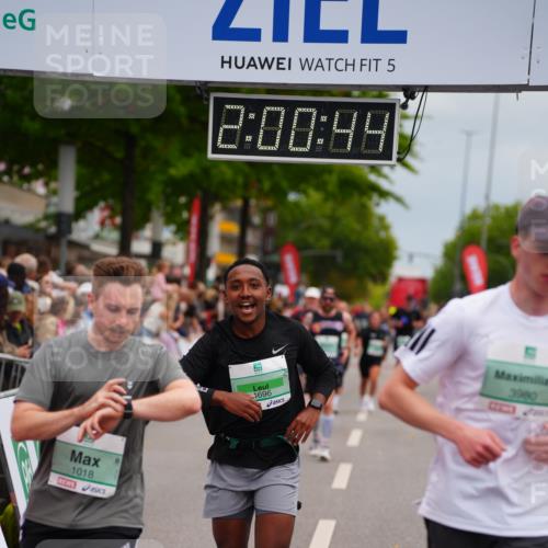 20.09.2026 - PSD Bank Halbmarathon LAZAROV Photography http://msf.ph/oto/10521135 20.09.2026 12:00:43 Ziel 1018, 1100, 1334, 1660, 2757, 3124, 3489, 3661, 3915, 3980, 4265, 4696 meine-sportfotos.de