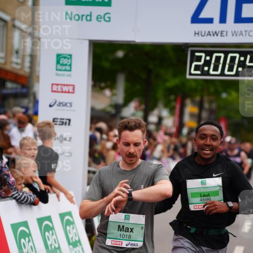 20.09.2026 - PSD Bank Halbmarathon LAZAROV Photography http://msf.ph/oto/10521142 20.09.2026 12:00:44 Ziel 1018, 1334, 1660, 2194, 2757, 2986, 3124, 3489, 3661, 3915, 3980, 4265, 4696 meine-sportfotos.de