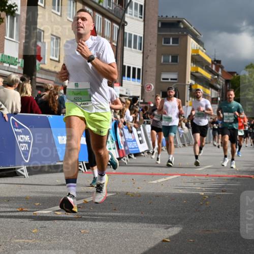 20.09.2026 - PSD Bank Halbmarathon J. Mangold http://msf.ph/oto/10521153 20.09.2026 11:56:01 Ziel 1183, 1260, 1272, 1541, 2955, 3401, 3441, 3634, 3872, 3932, 4224, 4716 meine-sportfotos.de