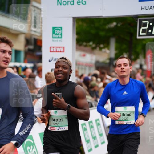 20.09.2026 - PSD Bank Halbmarathon LAZAROV Photography http://msf.ph/oto/10521251 20.09.2026 12:00:56 Ziel 1366, 2020, 2194, 2938, 2986, 3027, 3123, 3383, 3554, 3751, 4122 meine-sportfotos.de