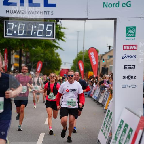 20.09.2026 - PSD Bank Halbmarathon LAZAROV Photography http://msf.ph/oto/10521507 20.09.2026 12:01:24 Ziel 1027, 1641, 1928, 2142, 2174, 2494, 2661, 2748, 4334 meine-sportfotos.de