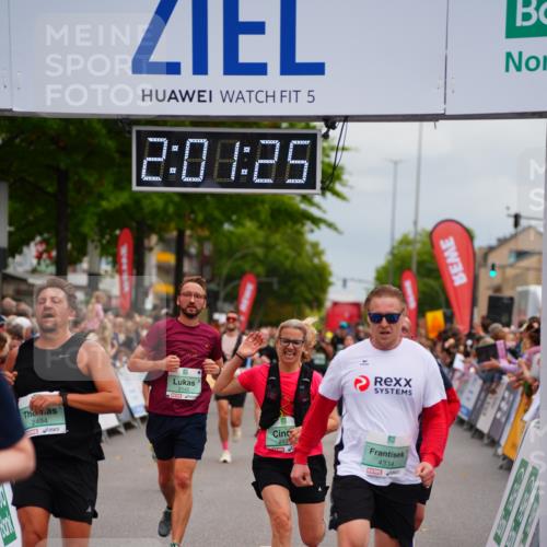 20.09.2026 - PSD Bank Halbmarathon LAZAROV Photography http://msf.ph/oto/10521522 20.09.2026 12:01:25 Ziel 1027, 1641, 1928, 2142, 2174, 2494, 2661, 2748, 3271, 4334 meine-sportfotos.de
