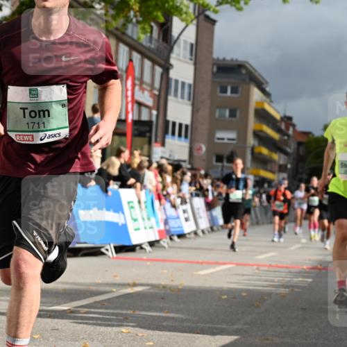 20.09.2026 - PSD Bank Halbmarathon J. Mangold http://msf.ph/oto/10521559 20.09.2026 11:57:41 Ziel 1052, 1301, 1530, 1709, 1711, 2052, 2092, 2253, 2531, 2540, 2846, 3107, 3256, 3374, 3624, 3762, 3935, 3941, 4610 meine-sportfotos.de