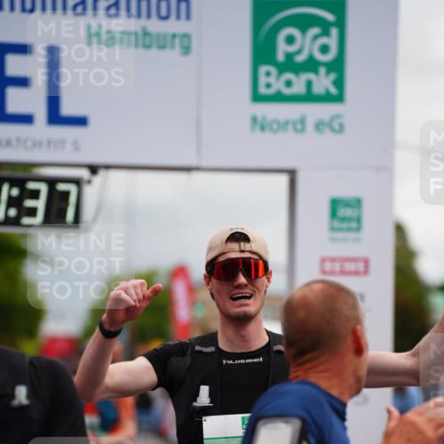 20.09.2026 - PSD Bank Halbmarathon LAZAROV Photography http://msf.ph/oto/10521674 20.09.2026 12:01:37 Ziel 1142, 1227, 1328, 1382, 1393, 1933, 1999, 2189, 2383, 2397, 3148, 3271, 3399, 3446, 3492, 4707 meine-sportfotos.de