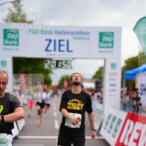 20.09.2026 - PSD Bank Halbmarathon LAZAROV Photography http://msf.ph/oto/10521832 20.09.2026 12:01:49 Ziel 1153, 1227, 1257, 1607, 1689, 2169, 2806, 3161, 3218, 3302, 3399, 3862, 4089, 4549, 4707 meine-sportfotos.de