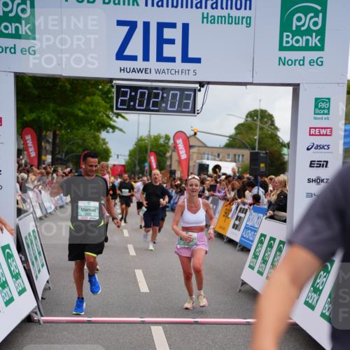 20.09.2026 - PSD Bank Halbmarathon LAZAROV Photography http://msf.ph/oto/10522007 20.09.2026 12:02:02 Ziel 2865, 2881, 2947, 2995, 3007, 3135, 3485, 4167, 4646 meine-sportfotos.de