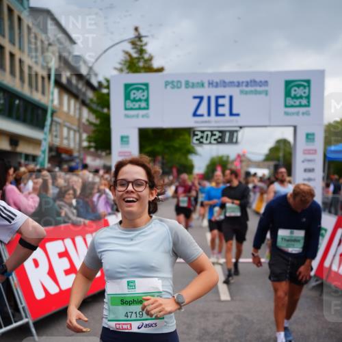 20.09.2026 - PSD Bank Halbmarathon LAZAROV Photography http://msf.ph/oto/10522096 20.09.2026 12:02:11 Ziel 1585, 1926, 2486, 2489, 2865, 2881, 2947, 3007, 3135, 3179, 3458, 3536, 3557, 3704, 3705, 3793, 4167, 4574, 4719 meine-sportfotos.de