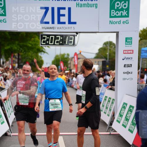 20.09.2026 - PSD Bank Halbmarathon LAZAROV Photography http://msf.ph/oto/10522112 20.09.2026 12:02:12 Ziel 1585, 1926, 2486, 2489, 2865, 2947, 3007, 3179, 3458, 3536, 3557, 3704, 3705, 3793, 4167, 4574, 4719 meine-sportfotos.de