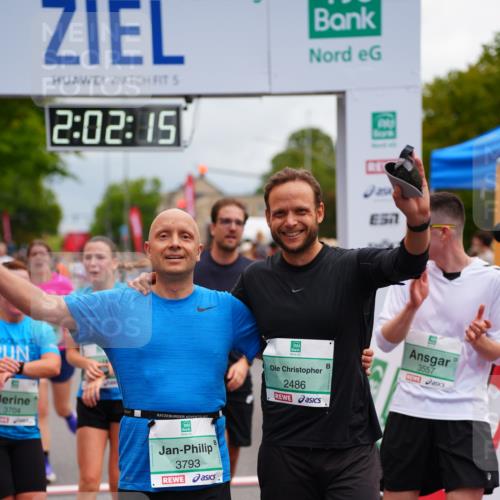 20.09.2026 - PSD Bank Halbmarathon LAZAROV Photography http://msf.ph/oto/10522127 20.09.2026 12:02:15 Ziel 1585, 1926, 2486, 2489, 3179, 3458, 3536, 3557, 3704, 3705, 3793, 4574, 4719 meine-sportfotos.de